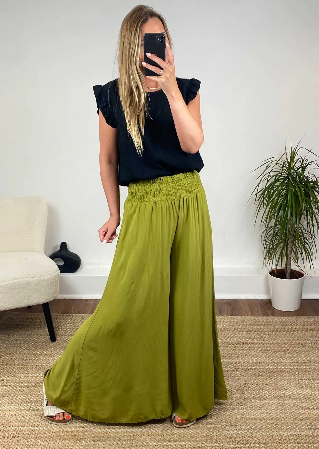 Leva Plain Palazzo Pants in Cactus Green