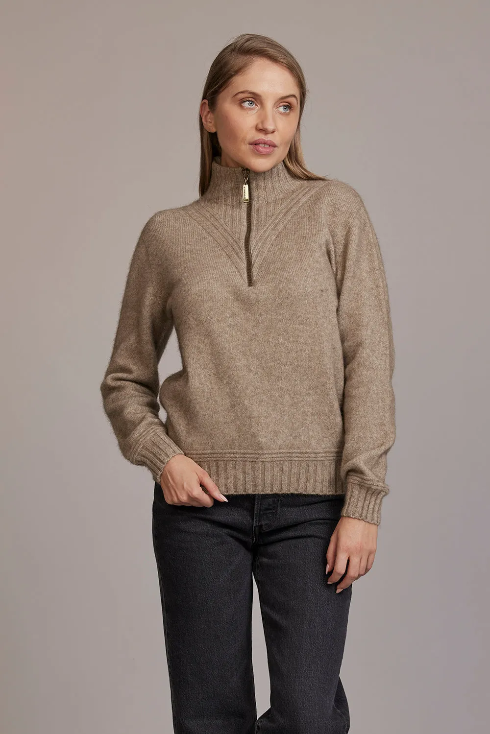 RIDGE FUNNEL ZIP NECK